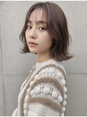 チェスナットベージュ　外はねボブ