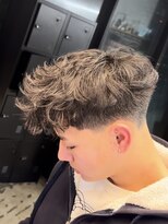 ザデイ カットアンドカルチャーショップ(THE DAY CUT&CULTURE SHOP)&nbsp;フリンジカール【テーパーフェード】