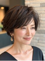 ビフィーノ リルネ(Bifino Rilune)&nbsp;50代の横顔美人ベリーショート