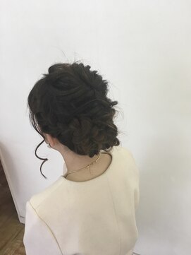 ヘアーメイク タムタム(HAIR MAKE TAMTAM) 両サイド編み込みシニオン