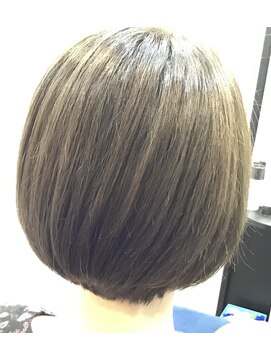 プライベルテ(priverte) 寒色系ボブ