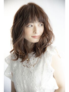 ビューティーアンドケアカロン(Beauty and Care CALON) 優美で柔らかなフェミニンロングスタイル
