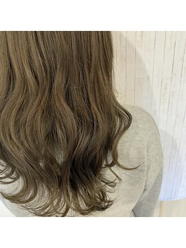 カペリベラ CapelliBella 香里園店 夏にぴったり★カーキベージュ