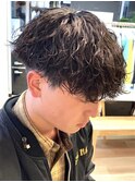 波巻きスパイラルパーマメンズマッシュツーブロックメンズパーマ