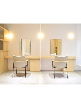 清潔感と心地良さを与える、美容室とは思えない空間”three”は大人ナチュラルスタイルが大人気のサロン＊