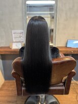 スローネ(THRONE)&nbsp;縮毛矯正で艶髪／20代30代40代／新宿／髪質改善