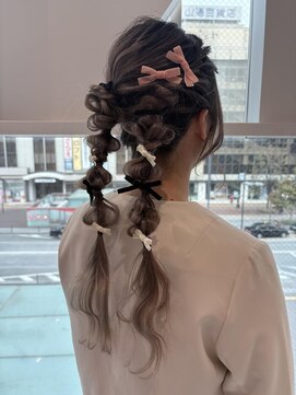 ヘアーアンドメイク ニューヨークニューヨーク 姫路店(Hair&Make NYNY) ツイン編み下ろしスタイル
