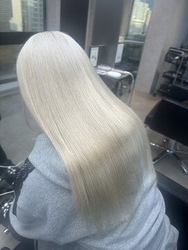 アイトーキョー 名古屋2nd(AI TOKYO) ホワイト/ブロンド/ベージュ/シルバー/顔周り/栄/矢場町