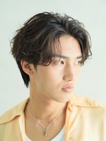 バイフィフス 原宿/表参道(by fifth)&nbsp;原宿フェザーパーマメンズカットセンターパート刈り上げなし