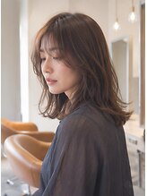 ブリーチなしで叶う、柔らかな透明感カラー