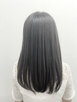 Maison ushiwakamaru 沼津駅北口店【メゾンウシワカマル ヌマズエキキタグチテン】&nbsp;艶グレージュ×大人ストレート／髪質改善