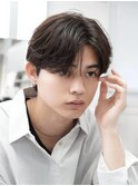 毛流れヘア金髪ナチュラルセンターパートツーブロック