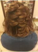 ショートヘアねじりアレンジ