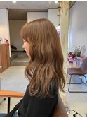 ベージュ