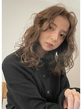 ナループロアオハナ(Nalu pu loa ohana) ロングパーマ/大きめパーマ/コテ巻きパーマ/緩めパーマ