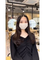 ティア(Tia.)&nbsp;(レイヤーカット/センターパート/内巻き/ロングヘア)