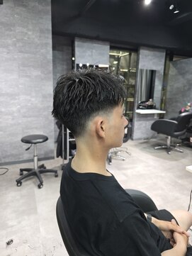 アノ(Ano.) 大分中央町メンズパーマカット短髪スキンフェードメンズショート