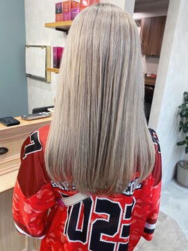 イルウィ(irwi) 【ブリーチカラー】ハイトーンカラー　ホワイトブロンドカラー