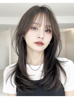 オンク 新宿(onk)&nbsp;黒髪/グレーベージュ/レイヤーロング/前髪パーマ[新宿駅]