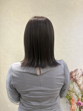 エストレーラ(estrela) 『estrela』外国人風 切りっぱなし外はねボブディ