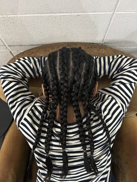 キャトル(Quattro) コーンロウ