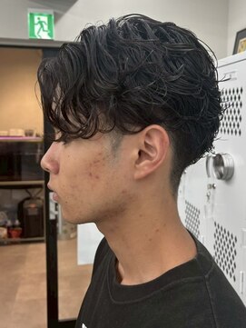 ウェイビーエフティフィフス 横浜西口(WAVEY ft.fifth) 横浜シャドウパーマ緩めスパイラルパーマッシュ強め緩めウルフ