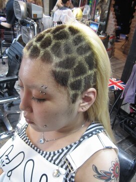 トリックストア(TRICK STORE) バリカンアート・キリン柄♪白金ろんぐ♪♪