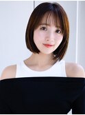 ぱっつん前髪シンプルストレート鎖骨ボブ愛されショート大人女子