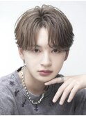 韓国風ハイトーンセンターパートニュアンスパーマ