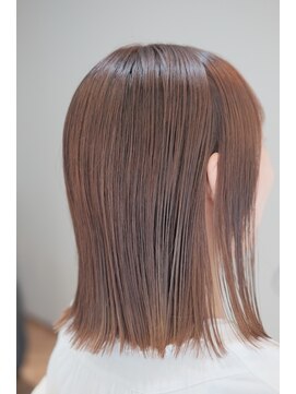 エクボ(ekubo.) 切りっぱなしボブ