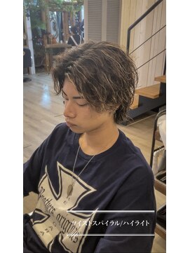シークレットミラーズ(SECRET MIRRORS) スパイラルパーマ×ハイライト