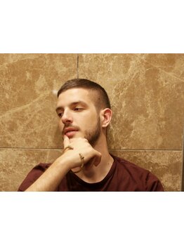 【新富町1分】理容室だけの《うぶ毛シェービング》眉毛も自然で、清潔感のある美しい仕上がりに＜理容室＞