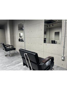 【矢上エリア/馬場バス停すぐ】居心地の良さ◎スタイリッシュな店内で”なりたい”を叶えるサロン！