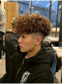 スペインカール ハイライトカラー　メンズカット　メンズパーマ