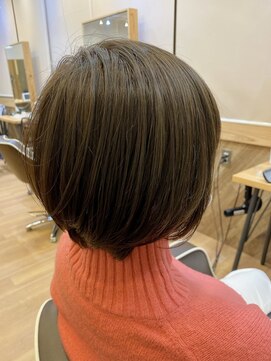 ワンバイアンジ(ONE by Angie) ショートボブ