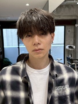 ファルベ(Farbe) 波巻きツイストスパイラル/センターパート/ニュアンスパーマ