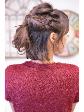 メイズ(MAZE) 【メイズ東中野・鍛原志行】ボブのハーフローポニーテール