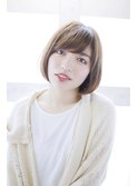 丸いフォルムのツヤ感ショートボブ