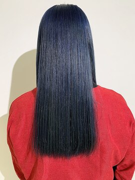 イズ(iss) #ロングヘア #ブリーチカラー #インディゴ