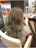 アッシュベージュグレイカラー