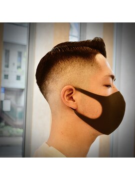 バーニーズ バーバークラブ(BARNEYS BARBER CLUB) スキンフェード