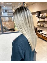 サニー 渋谷(SUNNY)&nbsp;バレイヤージュ、ハイライト、レイヤーロング、グレーベージュ