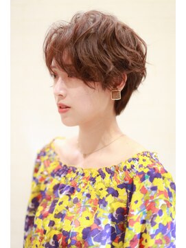 アンベリー(embellie) 遊び心のある大人女性のショートスタイル