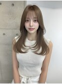 韓国ヘア　顔周りレイヤー　小顔カット　くすみベージュ