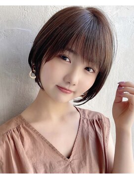 アフロート ルヴア(AFLOAT RUVUA) 「岩田莉奈」ハイライトで白髪ぼかし★くびれショートボブ　新宿