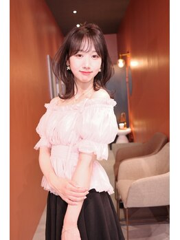 カルマ(KARMA)の写真/【大通駅徒歩3分】『顔周りで可愛いは決まる』一人ひとりの骨格に合わせて小顔見せ効果抜群のデザインを♪
