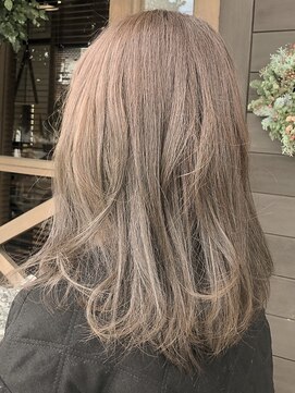 コレット(COLLET) 黒染め落としからの透明感カラー__エアリーミディ _黒髪