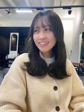 カラン(caran) ミディアム×カーキ【@hair_mazda】