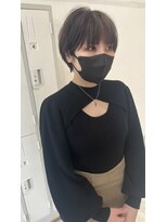 ヘアデザイン ソラ(Sola) 襟足すっきりふんわりショート 明るめ透け感グレージュ