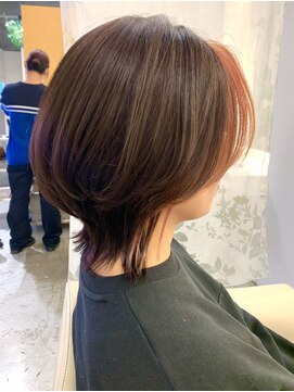 パシフィックダズールバトン(Pacific Dazzle baton) ショートボブ×フェイスフレーミングカラー